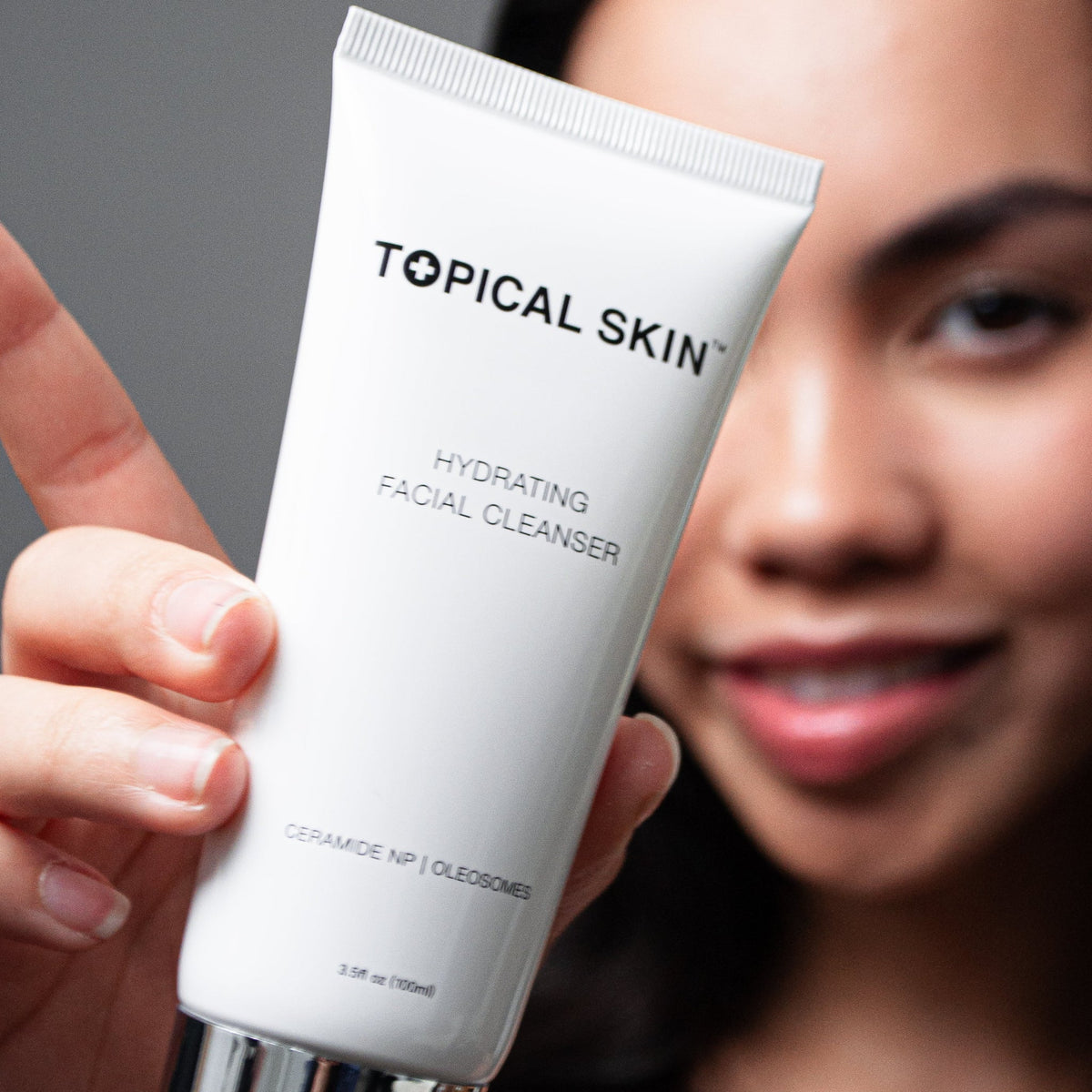 Hydrating Facial Cleanser with Oleosomes